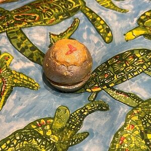 RARE LUSH COSMETICS CHRISTMAS PUDDY HOLLY BUBBLEROON (Last One Available)